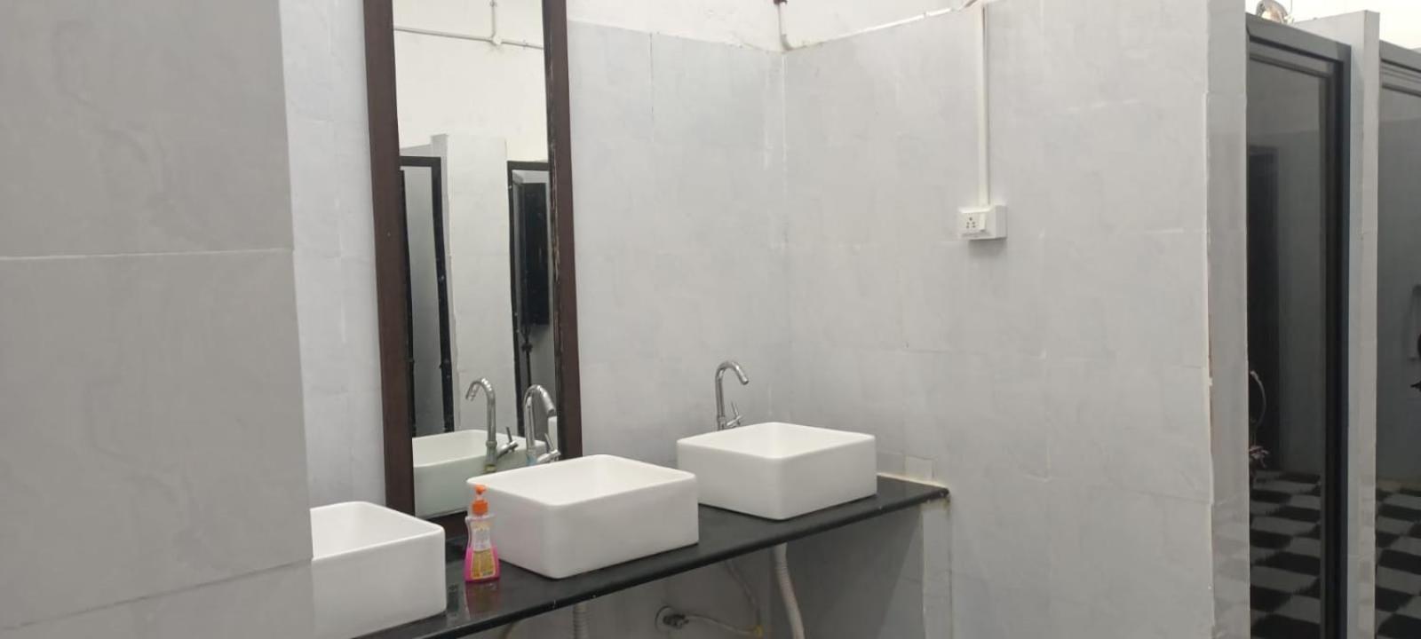 Abuzz Oxfordcaps Bannerghatta Bangalore Exteriör bild
